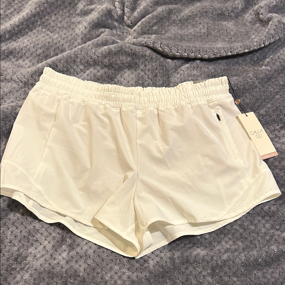 NWT White Calia by Carrie Underwood Run Collection Midrise Infinity Shorts SzM